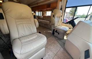 2005 Winnebago Journey 36M