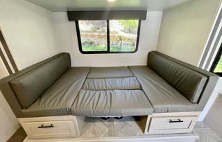 2023 easy to pull sleeps 8 17 ft bunk house