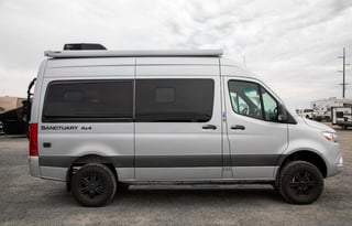 24 Class B Thor Sanctuary 19L Mercedes 4X4 Diesel