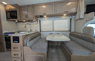 Thor Daybreak | Comfy and Well-Built Class C RV