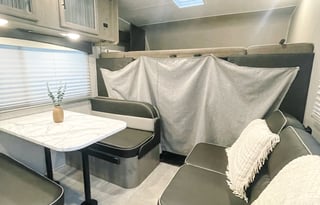 FLASH SALE 2021 CLASS C RV