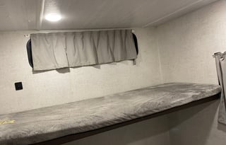 Wildwood Bunk House w/ Fireplace