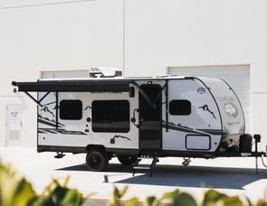 Forest River RV Cherokee Wolf Pup Black Label 18RJBBL