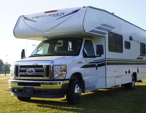 Coachmen RV Freelander 27QB Ford 350