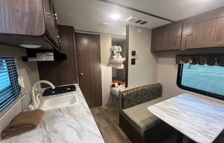 2019 Keystone Hideout 21.5'