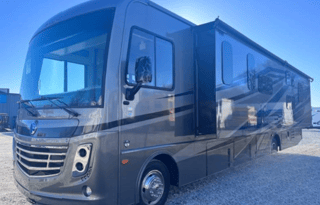 Luxury RV Adventure: Rent the Eclipse 34J Class A!