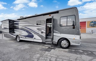 North Cascades Bounder | Luxury | Spacious | Vegas