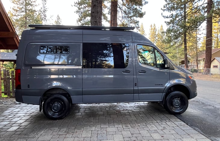 144 high roof 4x4, ready for adventure!