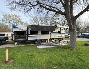 Venture RV SportTrek ST327VIK