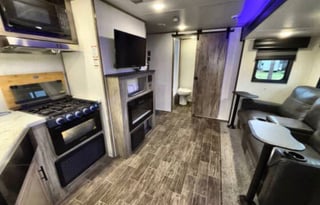 Alpha Wolf – Modern, Spacious, Adventure-Ready!