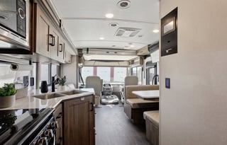 2023 Winnebago Vista 29V: Spacious & Luxurious