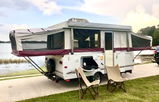 26' Popup Camper Big Enough for 6 - 2 King Beds