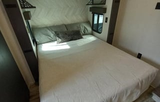 We Deliver! 2023 Montana 381TB 2 bed/2ba w Loft