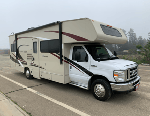 Coachmen RV Leprechaun 260DS Ford 450