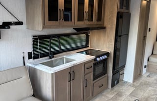 HONEST RVS – TOY Sleeps 5 (Compact)