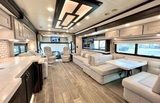 2023 Venetian 1.5 Bath "Suzie"