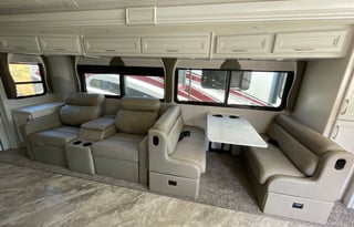 2022 Fleetwood RV Bounder 33C (Brand New)