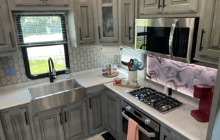 Summer RV Retreat - Luxury Living