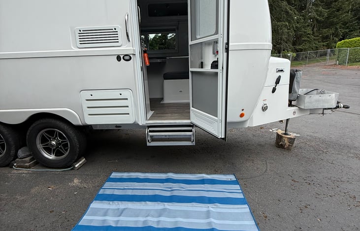 Outdoor entry mat to keep interior tidier