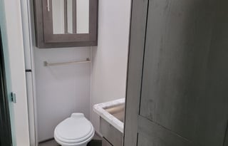 2022  Class A RV 38FT W/Bunk Beds / 2 Full Baths