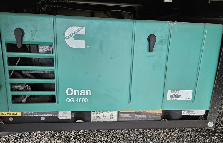 Onan QG 4000 Generator feeds of main gas tank no need to fill from outside