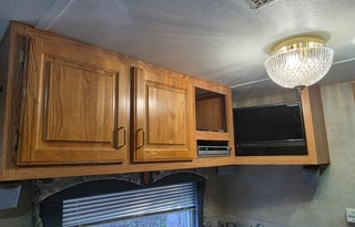 27" Bunkhouse Camper Sleeps 9