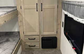 Spacious bunkhouse for family adventures