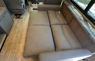 2022 Thor Outlaw 38KB toy hauler