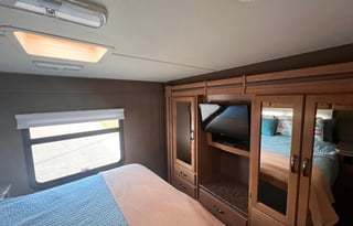 Thor Motor Coach Four Winds 31W