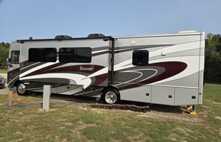 2022 Fleetwood RV Bounder 35K