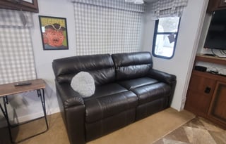 The Brownie NEWLY RENOVATED Sleeps 6 Must See !