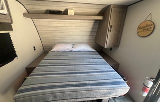 Charming 2024 Coleman 17R - Cozy and Cute!