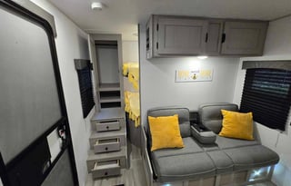 Brand New Viking, Spacious and Clean "The Beehive"