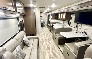 Get Out of Town 2022 Thor Windsport 34J