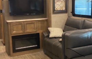 2020 Thor Motor Coach Miramar - 37.1 foot