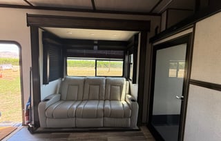 The Triton Luxe Lounge-2022 toy hauler