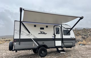 Ultimate RV with Solar and lots of Upgrades