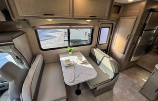 Freelander Luxury Bunk Class C