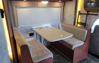 2013 Winnebago Chalet 26QR