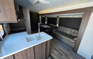 A&B Big Family Adventure Rig