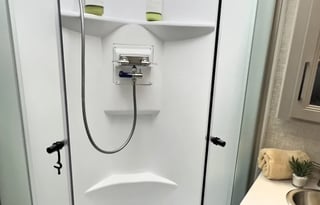 2023 Quantum LF31 Bunkhouse, Dual AC's+Solar (AZ)