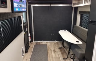 Sleeps 4 PLEASE READ UNDER DESCRIPTION FIRST