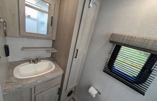 Flagstaff Micro Lite | Modern and cozy w/ 2 slides