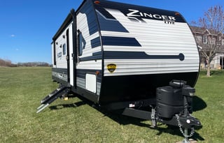 2021 Zinger Lite ZR270BH Travel Trailer RV Rental