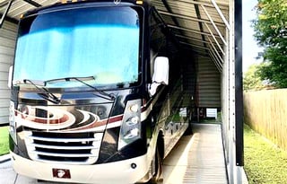 Challenger Luxury Class A Sleeps 4