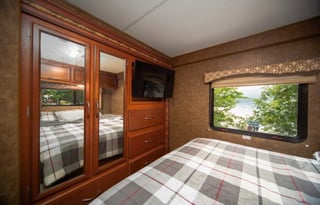 2013 C-Class Bunk House Great for Families