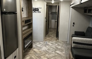 SLEEPS 9 100 weekday special, HUGE Temp housing