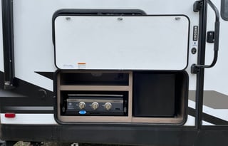 2022 Grand Design 2400BH - Sleeps 8, Pet Friendly