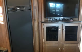 2015 Dutchmen RV Razorback 2550