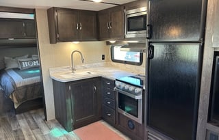 2019 Keystone Outback RV  - 33 ft, sleeps 10